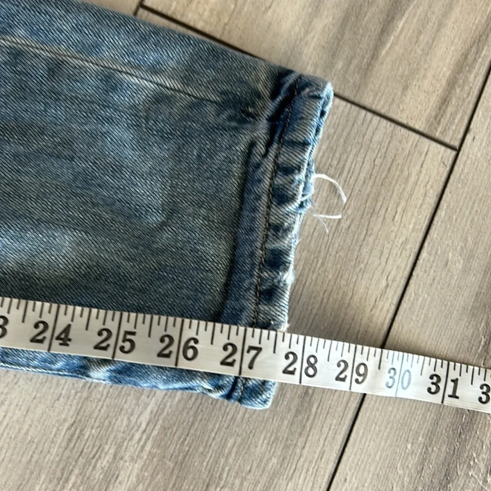 Garage MOM jeans embroidered distressed size 3